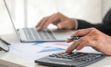Als adviseur kun je cliënten doorverwijzen naar niet-bancaire financiering via De Pandgevers: zakelijke hypotheken met trackrecord, geen provisie en persoonlijke begeleiding